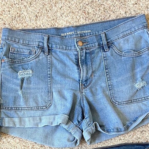 Old Navy | Boyfriend Denim Shorts | Size 8 - Picture 4 of 5